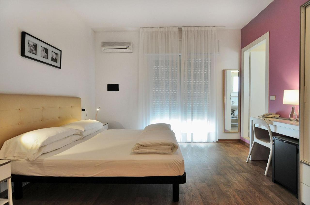 Hotel Nederland Caorle Exterior foto