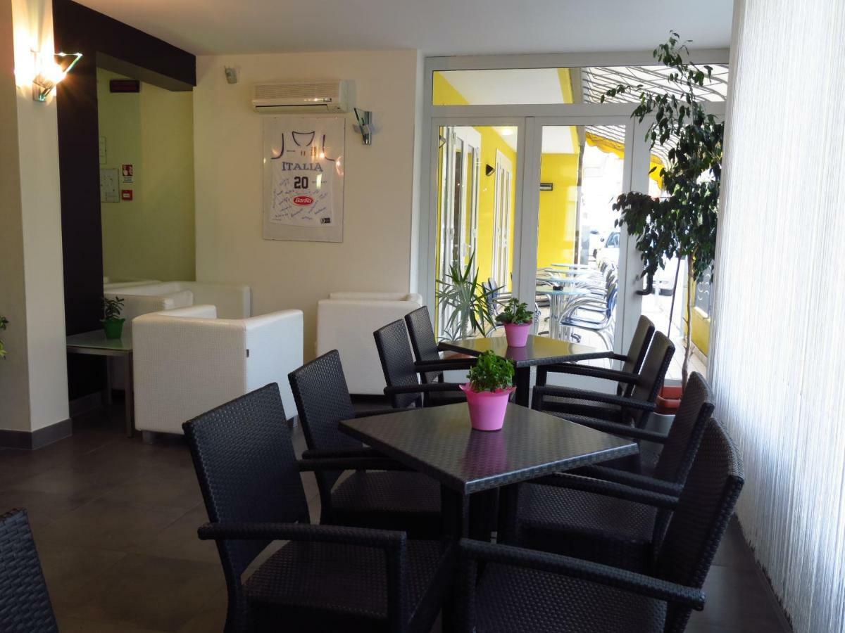 Hotel Nederland Caorle Exterior foto